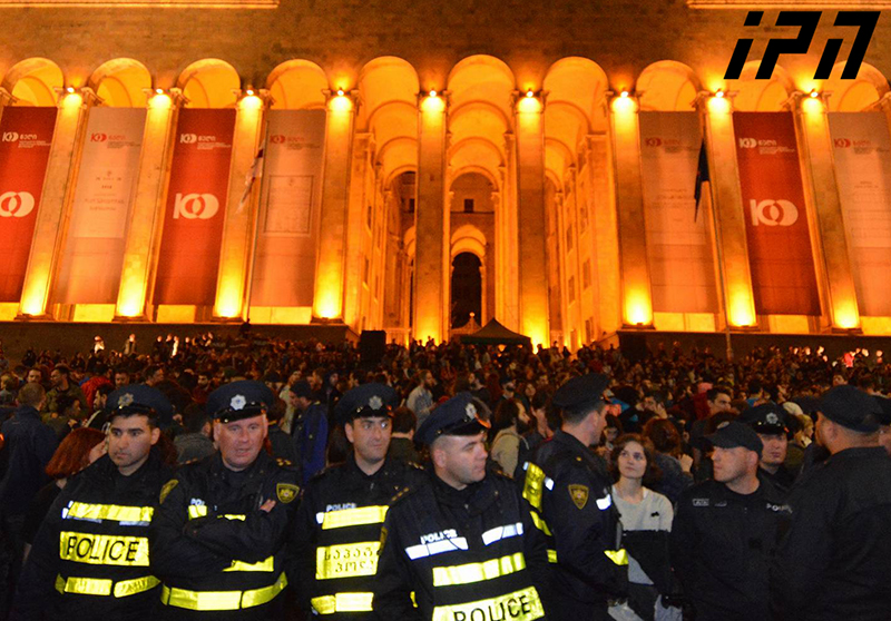 Minister of Internal Affairs of Georgia apologized for the raid at clubs and promised to review drug policy geotv.ge